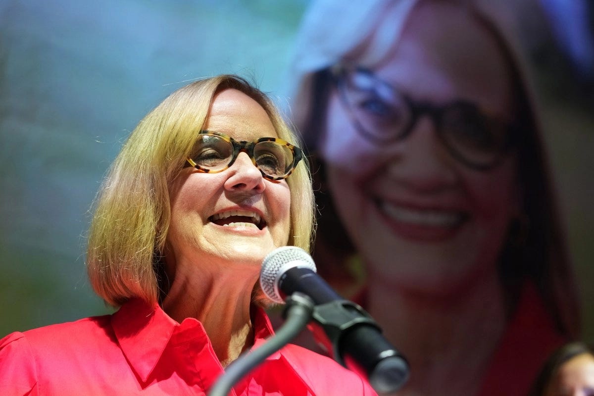 La alcaldesa electa de Miami, Eileen Higgins, habla en una fiesta tras ganar la segunda vuelta de las elecciones a la alcaldía de Miami, el martes 9 de diciembre de 2025. Foto La alcaldesa electa de Miami, Eileen Higgins, habla en una fiesta tras ganar la segunda vuelta de las elecciones a la alcaldía de Miami, el martes 9 de diciembre de 2025. Foto