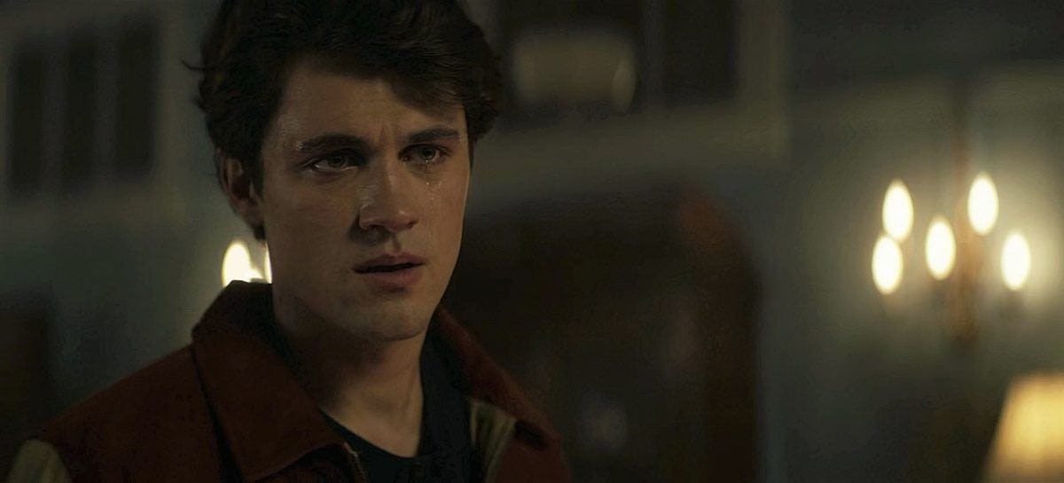 John Winchester learning about demon fabric from Ida 1.03. John Winchester learning about demon fabric from Ida 1.03.