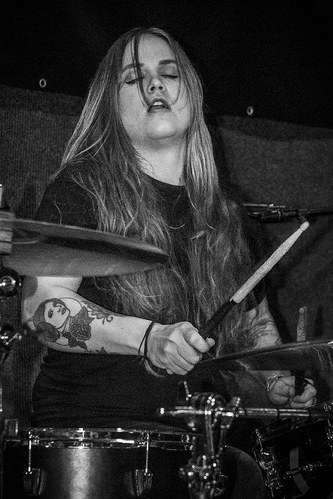 Temptress at the Iron Horse Pub, Wichita Falls, Texas, December 2023 / photos Ernest Cooper