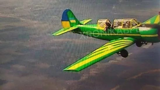 Yak_52 02.jpg