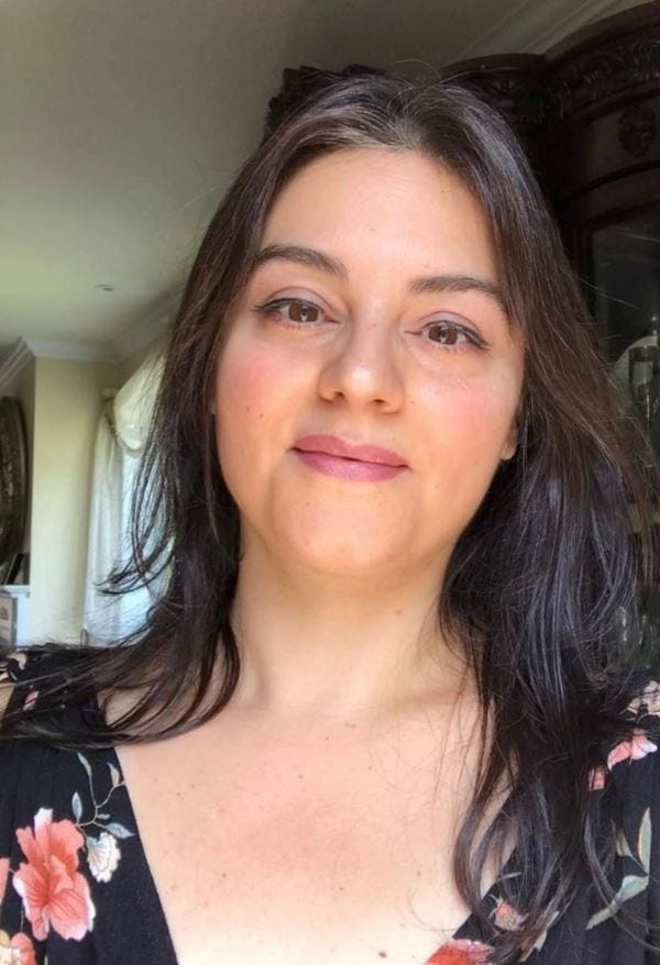 Elizabeth KOUTSIOS Elizabeth KOUTSIOS