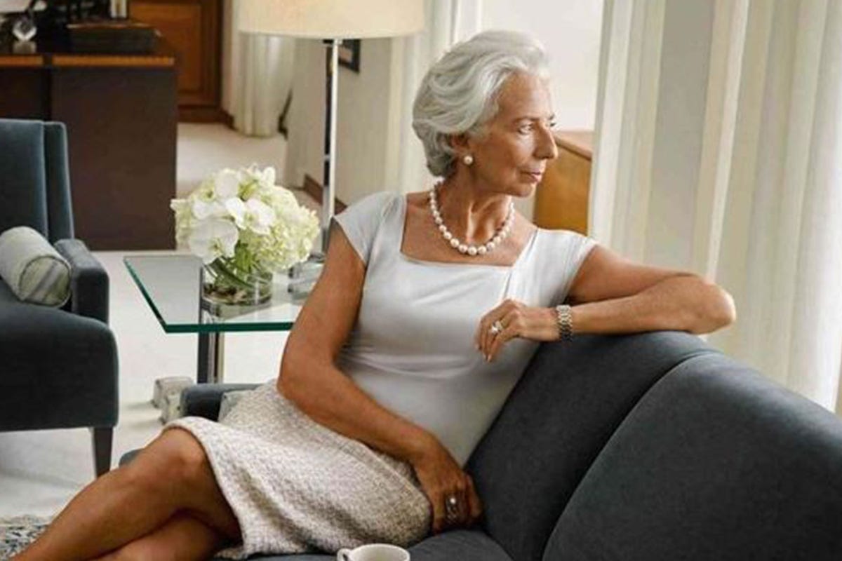 In Praise of Older Women - A Man's View of Style for Older Women