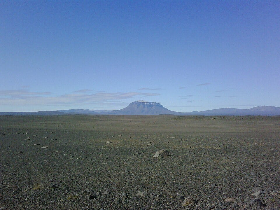 File:Ódáðahraun-Herðubreið.jpg