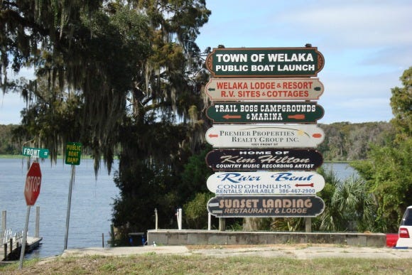 Signs in Welaka at Boat Ramp on St Johns River