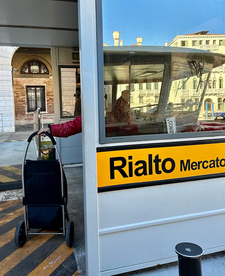 Venice one day itinerary ideas: Morning in Rialto