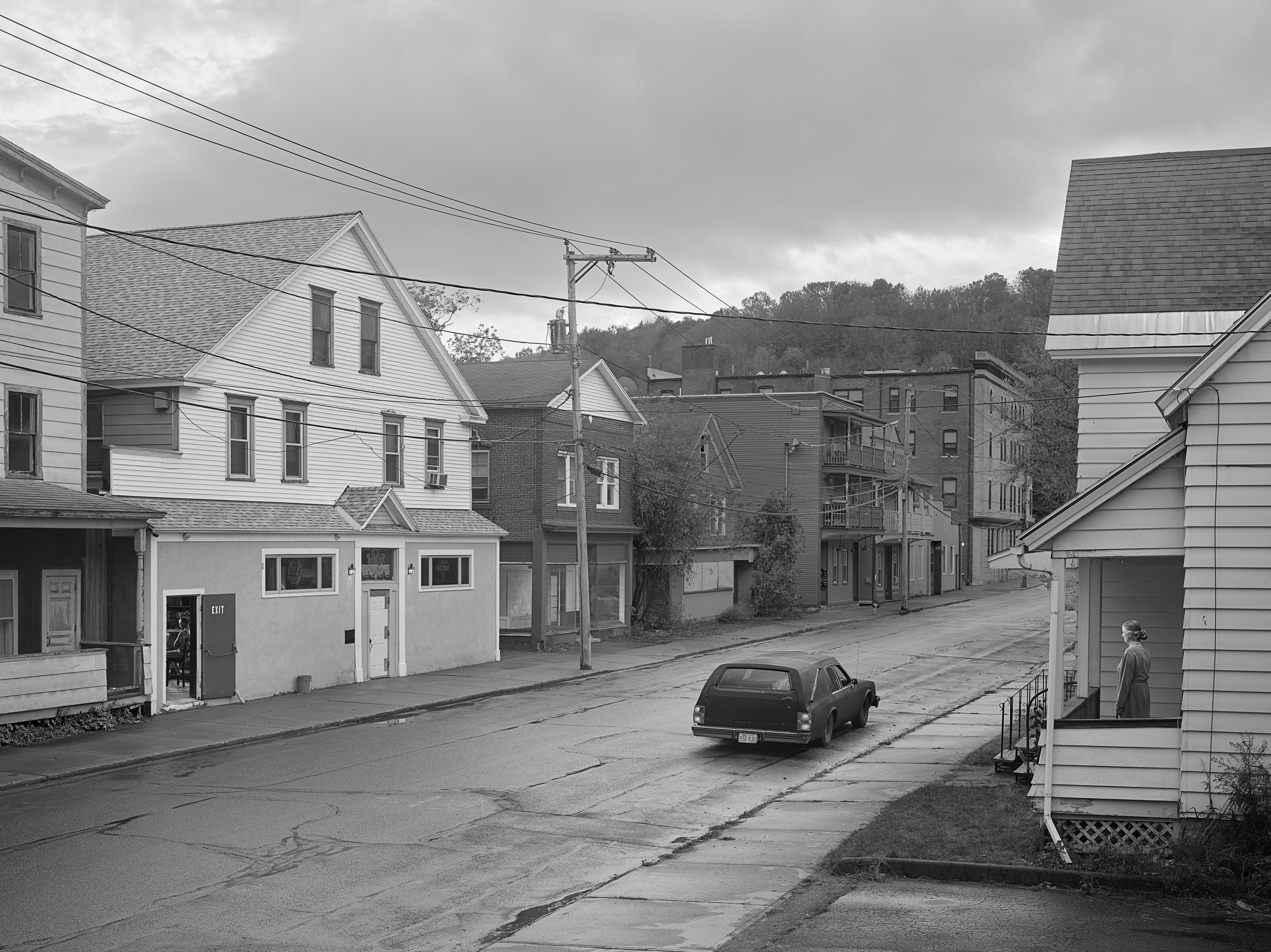 アート・デザイン・音楽 Gregory Crewdson Eveningside Gregory Crewdson: Eveningside – ICA Retail Store