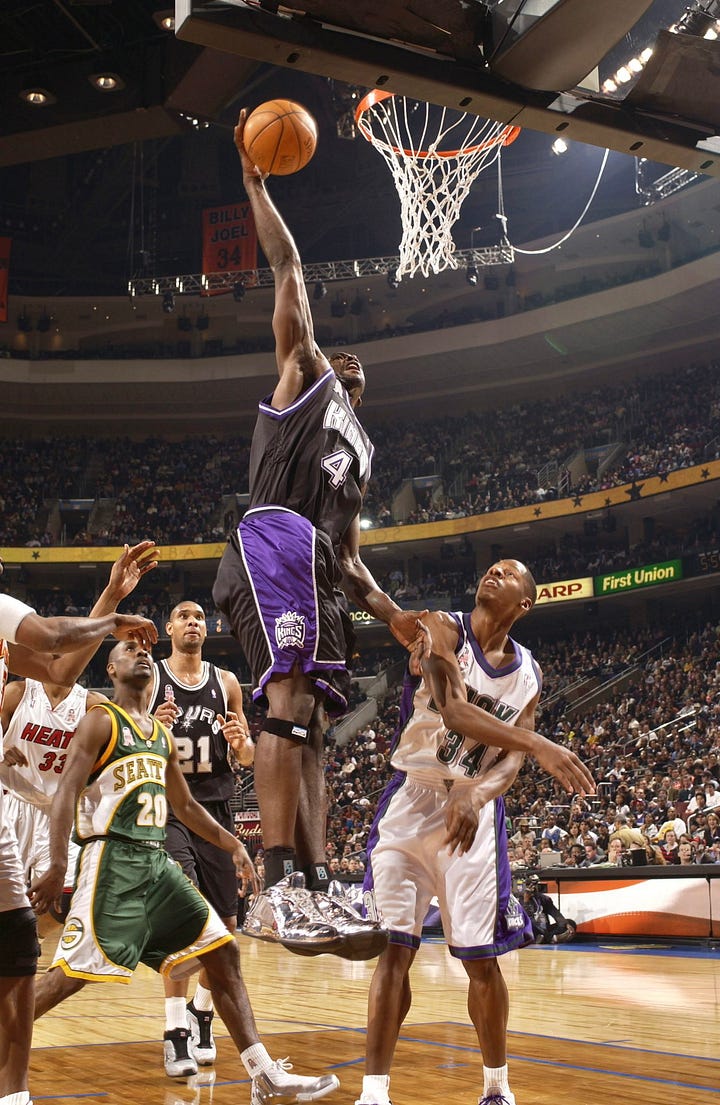 Chris Webber and Stephen Curry wearing the Dada CDubbz 2002 -> 2026