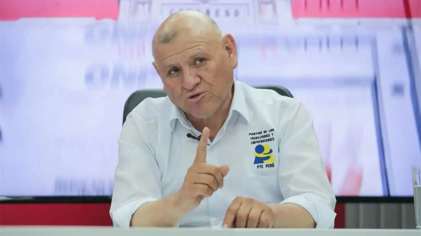 Muere candidato presidencial Napolón Becerra en accidente carretero en los Andes de Perú - POSTA México Muere candidato presidencial Napolón Becerra en accidente carretero en los Andes de Perú - POSTA México