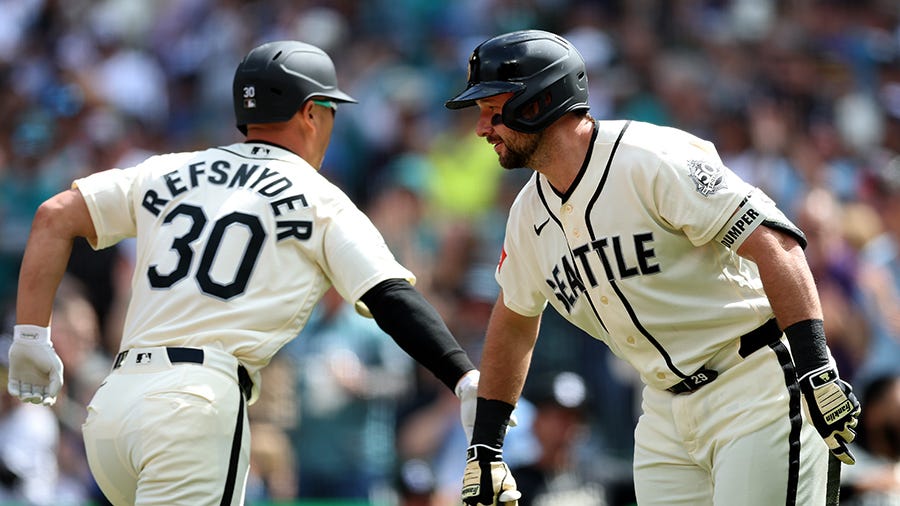 Dad strength: Seattle Mariners' Refsnyder hits leadoff HR