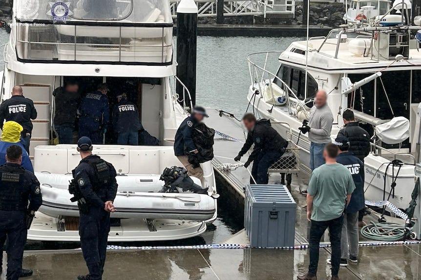 NSW Police allegedly find cocaine worth $600m on boat off coast of Nambucca  Heads - ABC News