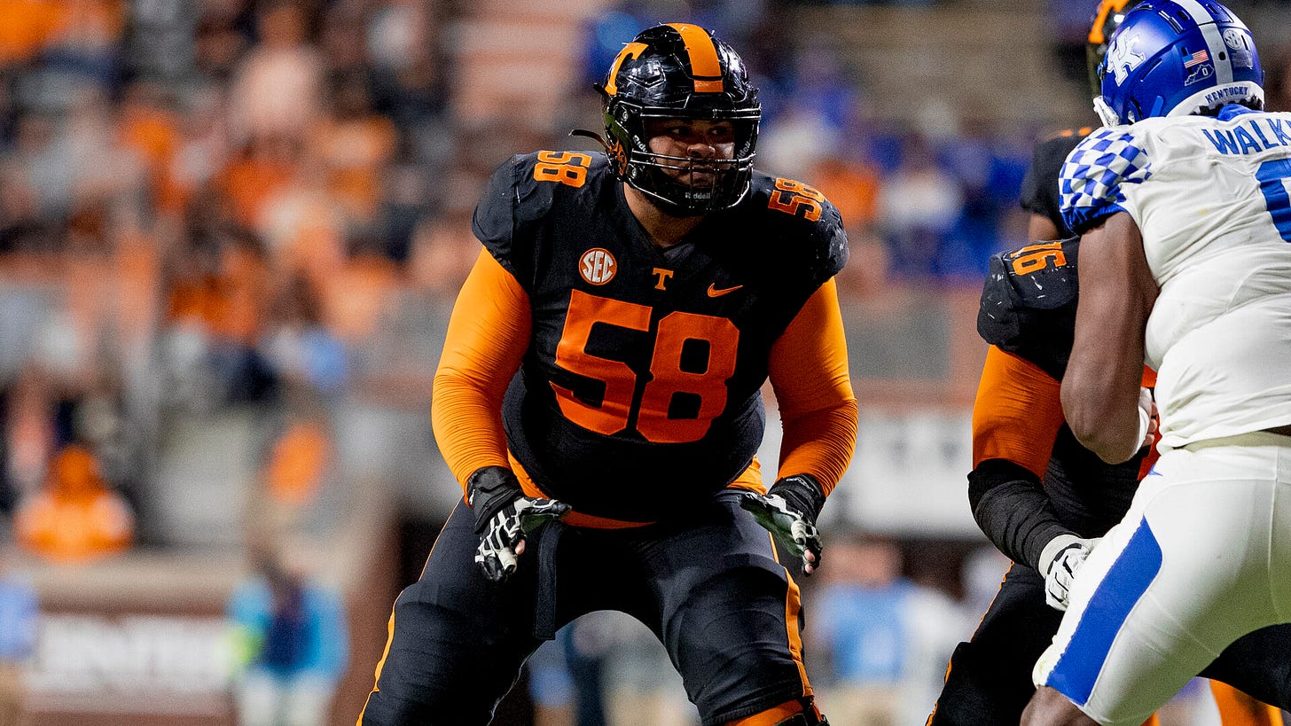 Darnell Wright - Football - University of Tennessee Athletics