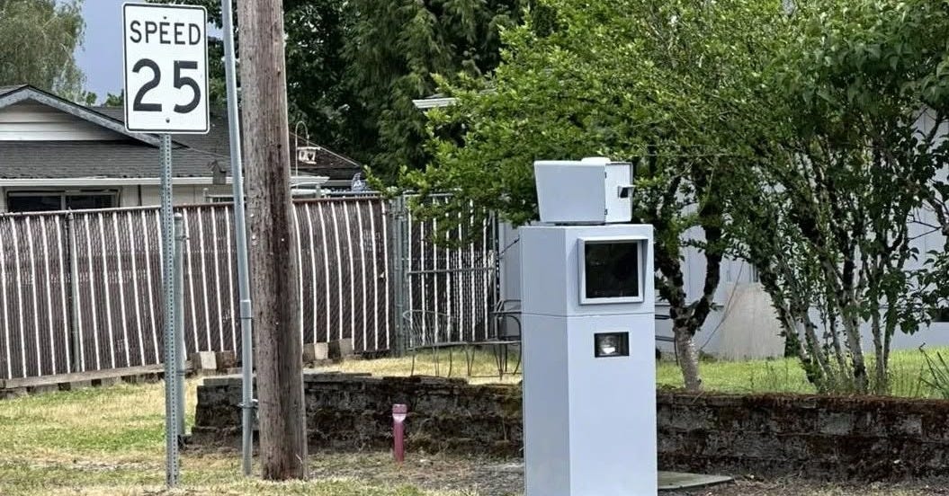May be an image of parking meter and text that says 'SPÉED 25' May be an image of parking meter and text that says 'SPÉED 25'