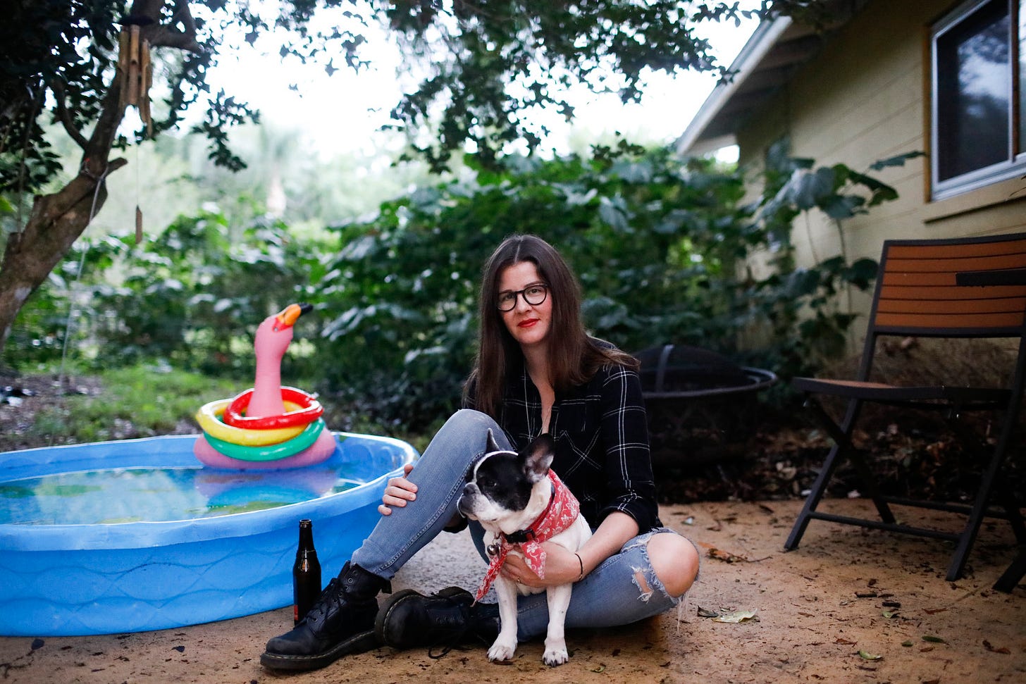 kristen and lola, beer and kiddie pool backyard