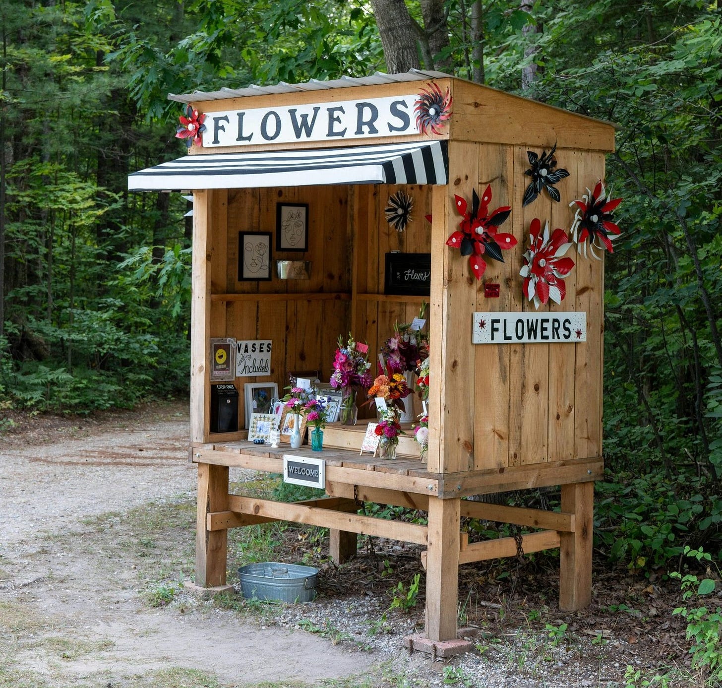 flower stand.jpg