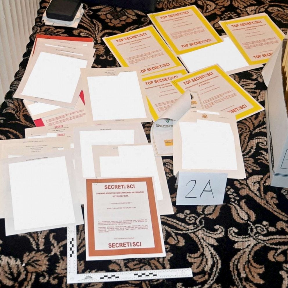 Here's what we've learned from the DOJ's photo of classified documents at  Mar-a-Lago - ABC News