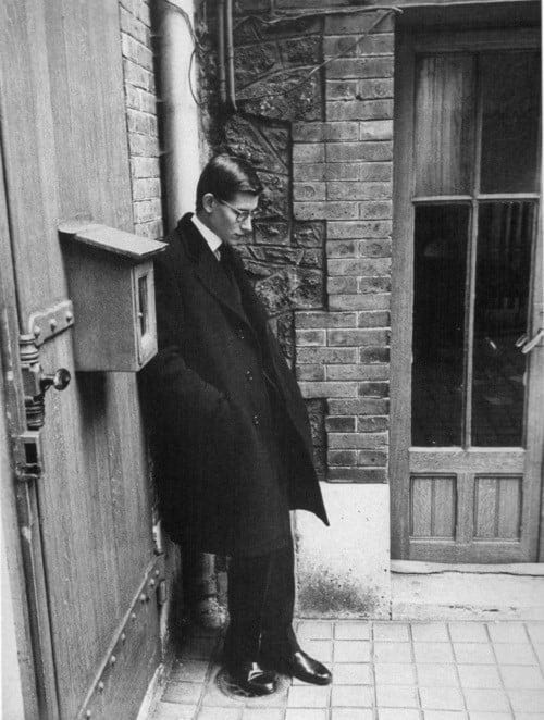 r/HistoryPorn - 21-years-old Yves Saint Laurent at Christian Dior's Funeral, 1957 [500x662]