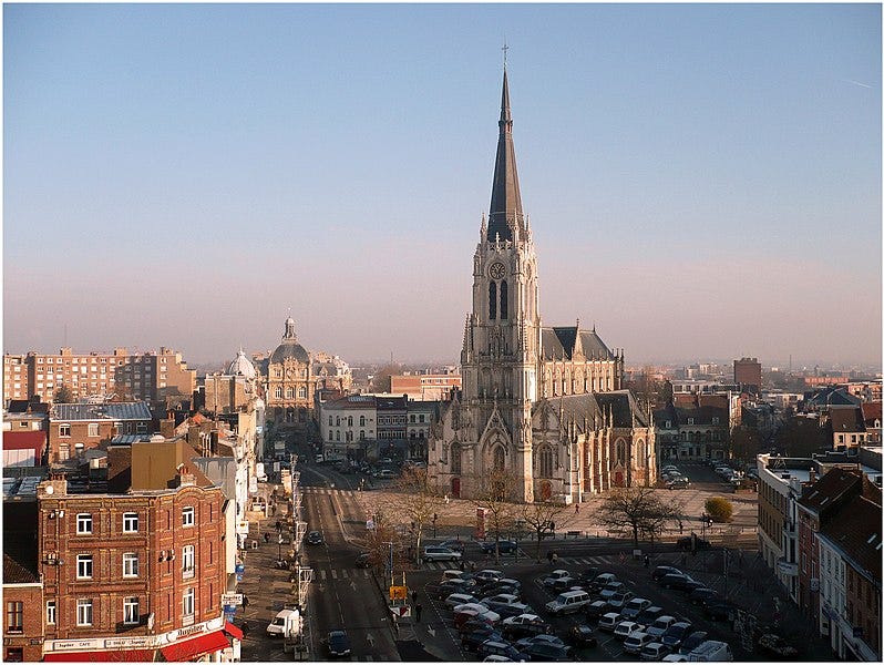 File:Tourcoing — Place de la République & église Saint Christophe.jpg