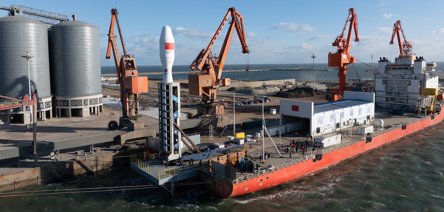 The Jielong-3 Y5 vehicle on its launch platform prior to its transportation to the launch location.