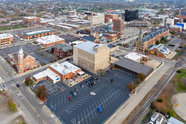 2,200+ Church Parking Lot Stock Photos, Pictures & Royalty-Free Images - iStock | Empty church parking lot 2,200+ Church Parking Lot Stock Photos, Pictures & Royalty-Free Images - iStock | Empty church parking lot