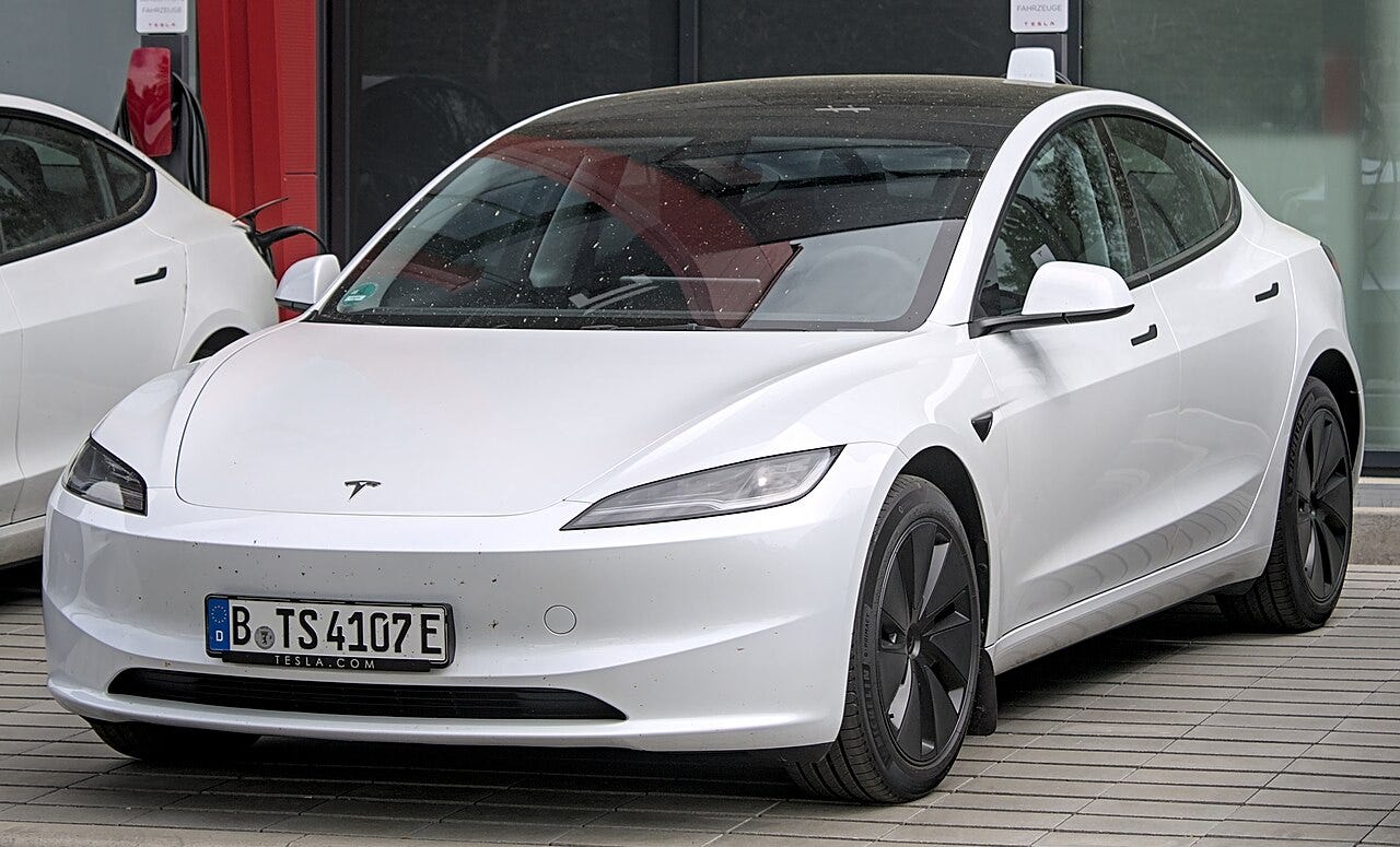 Tesla headlight recall — Alexander-93 / CC BY-SA 4.0 (Wikimedia Commons) Tesla headlight recall — Alexander-93 / CC BY-SA 4.0 (Wikimedia Commons)