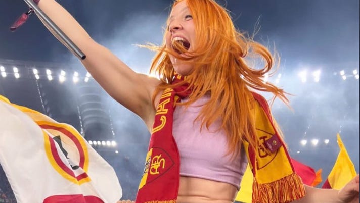 Noemi e lo spogliarello: “L'ho detto per entusiasmo, non ho il fisico della  Ferilli” - Forzaroma.info - Ultime notizie As Roma calcio – Interviste,  foto e video | Forzaroma.info