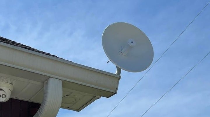Ubiquiti PowerBeam, uno de los modelos afectados. Foto: Ubiquiti Ubiquiti PowerBeam, uno de los modelos afectados. Foto: Ubiquiti