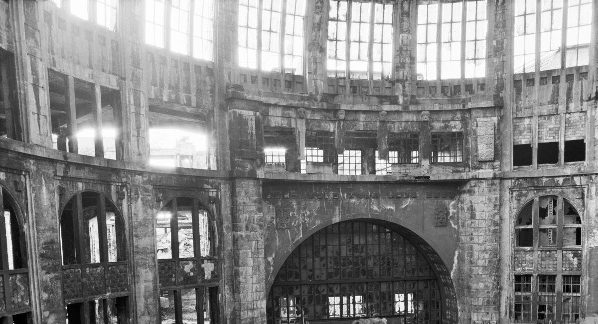 Living in the Ruins, Transmolecularized* !