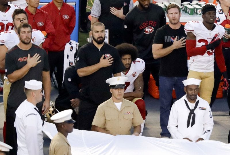 colin kaepernick and eric reed take a knee during 49ers national anthem 2016 imagtes colin kaepernick and eric reed take a knee during 49ers national anthem 2016 imagtes