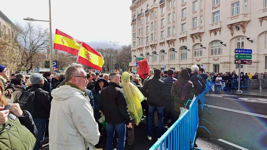 Anti-war rally in Madrid gathered more than a hundred protesters | Известия Anti-war rally in Madrid gathered more than a hundred protesters | Известия
