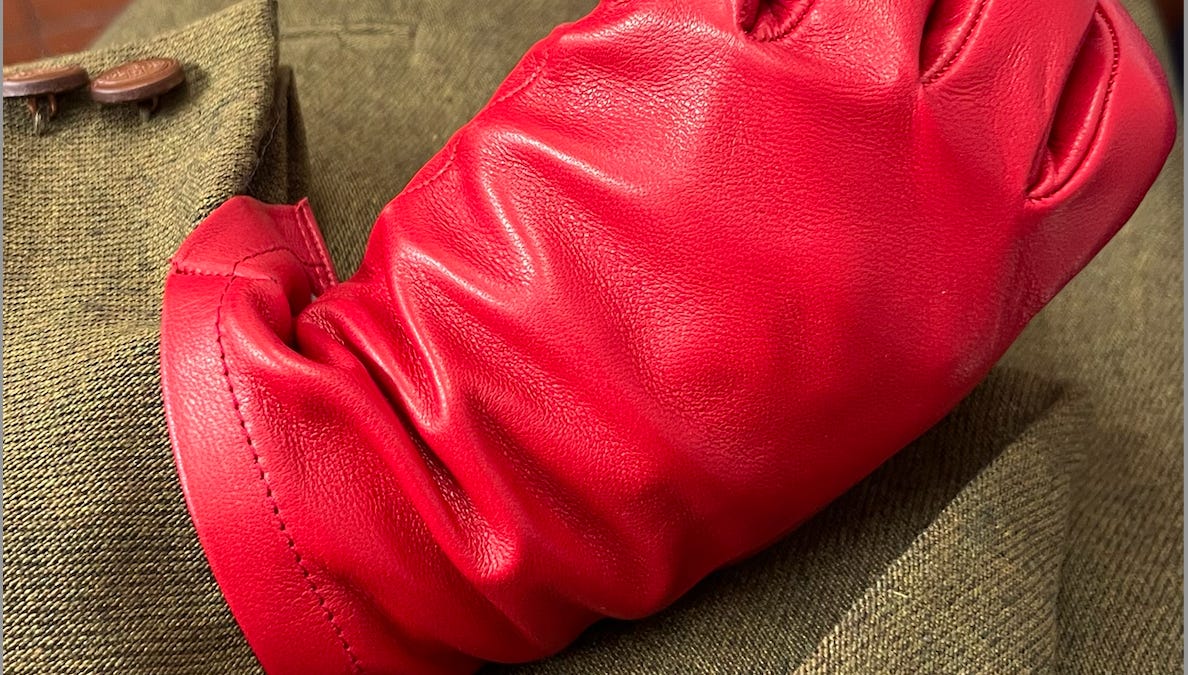 The Neapolitan Art of Leather Gloves