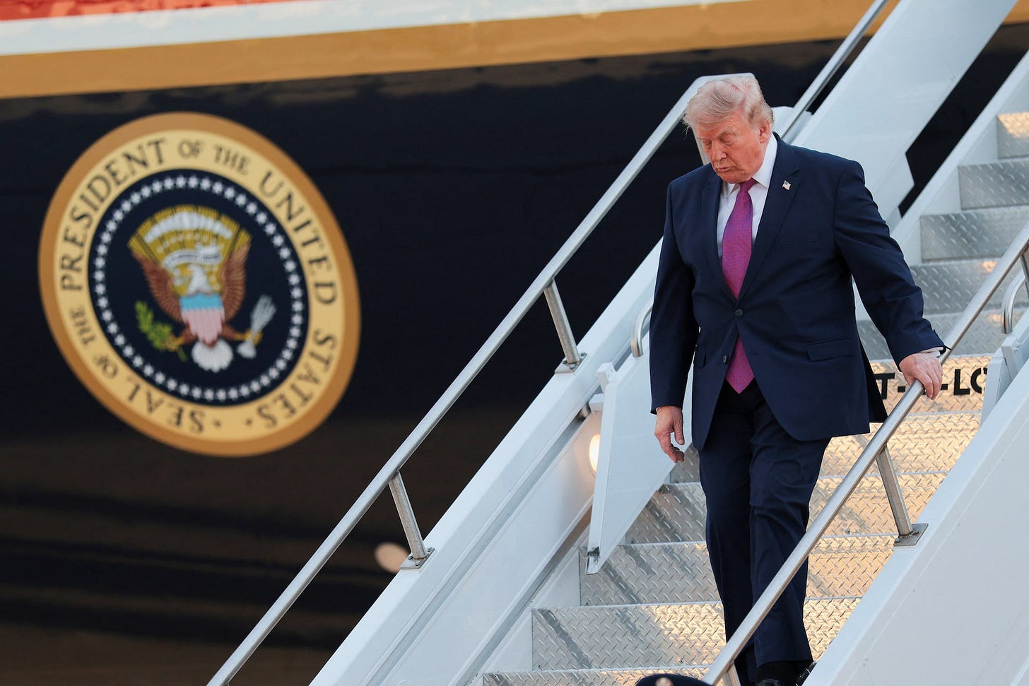 Trump administration subpoenas New York Times journalists over Air Force One story, newspaper says | Reuters Trump administration subpoenas New York Times journalists over Air Force One story, newspaper says | Reuters