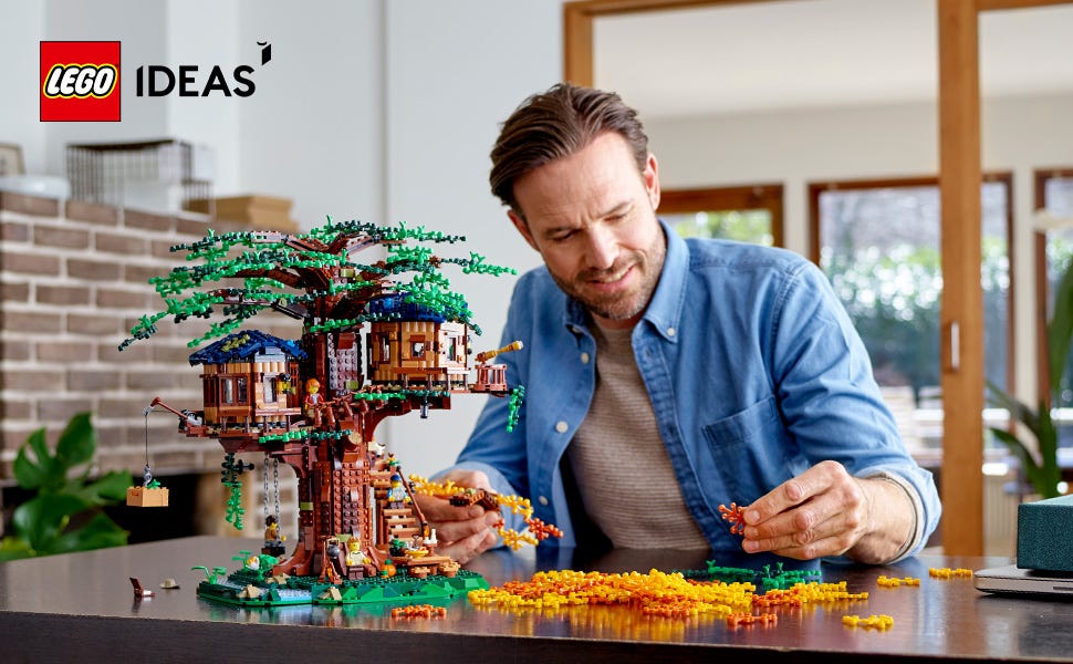 LEGO Ideas Casa sull'Albero, Set con 3 Casette e Foglie Interscambiabili,  Modello Grande da Costruzione, Set da 16 Anni in su, Idee Regali Donna,  Uomo, Lei, Lui, per la Festa della Mamma