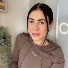 Naomi | TeenTalksHub