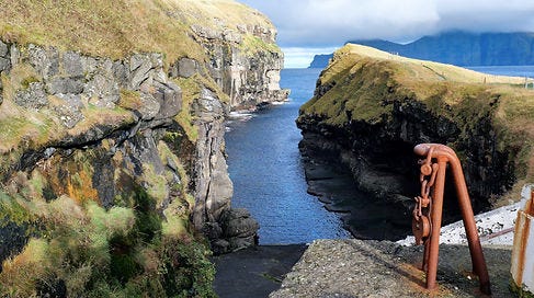 Gjögv í Færeyjum. Gjögv í Færeyjum.