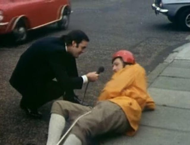 And here, another British expedition, attempting to be the first man to  successfully climb the north face of the Uxbridge Road. : r/montypython