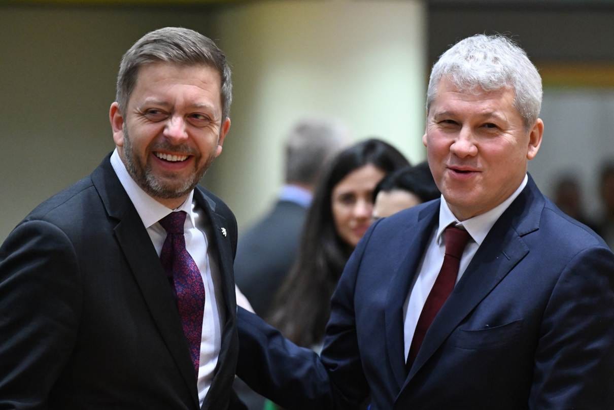 Obsah obrázku Lidská tvář, osoba, úsměv, kravata

Obsah generovaný pomocí AI může být nesprávný.
