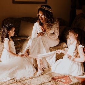 AVOID WEDDING PHOTO DISASTERS! HOW TO HIRE THE PERFECT PHOTOGRAPHER