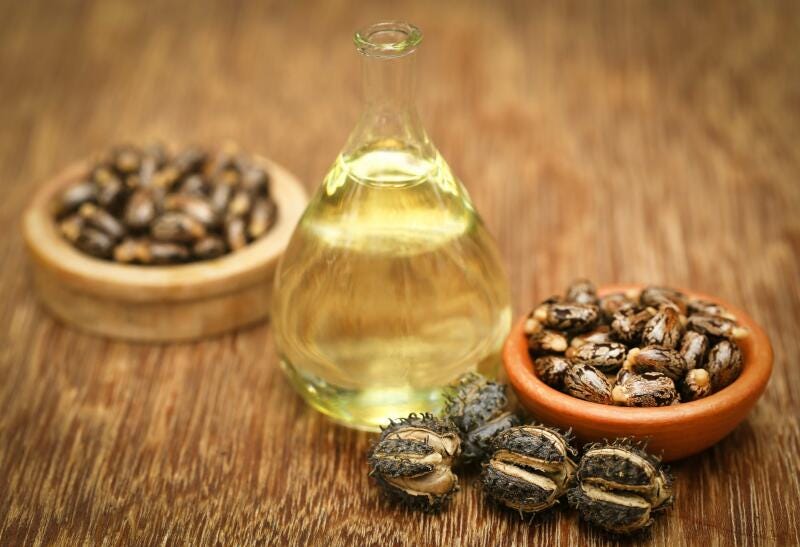 Castor oil to treat alopecia naturally | Ducray
