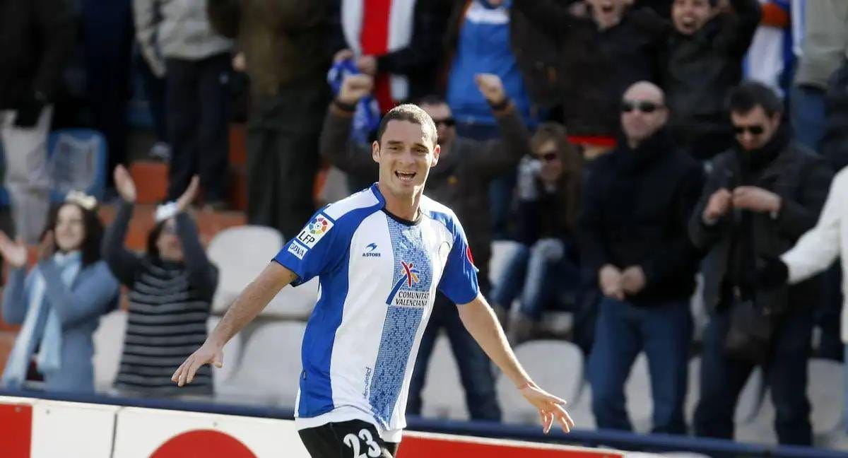 Delibasic celebrando uno de sus goles