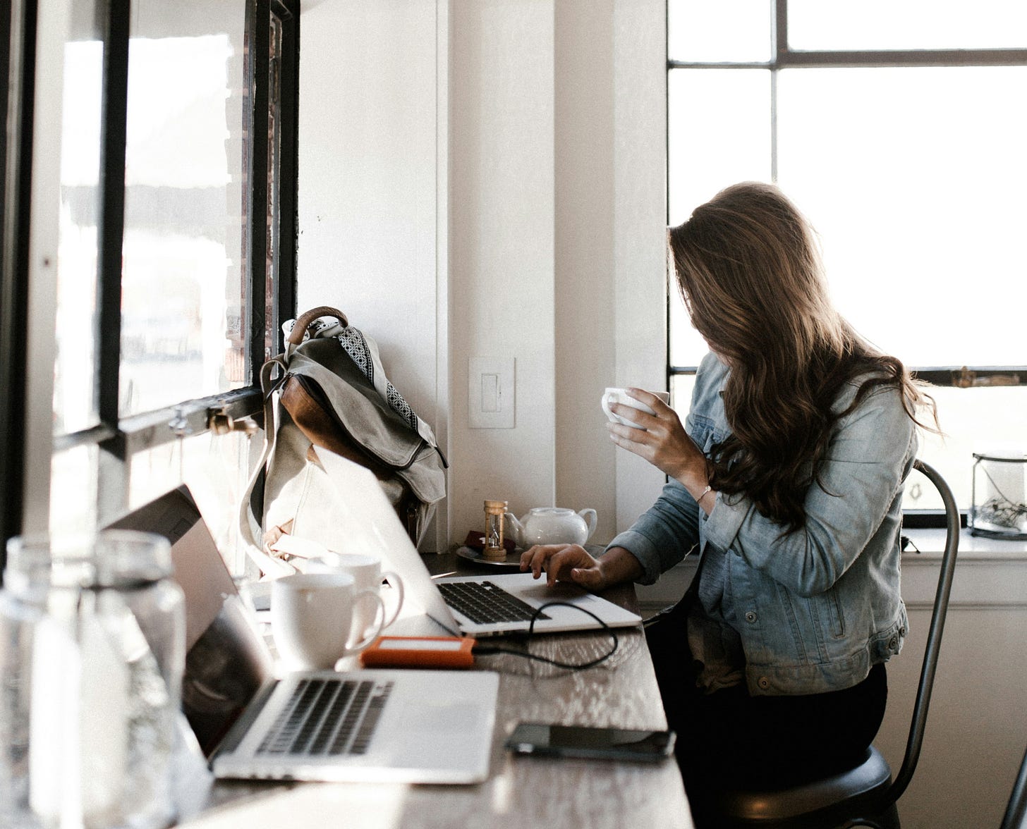 Buhay Copywriter girl in advertising agency Philippines copywriter Buhay Copywriter girl in advertising agency Philippines copywriter