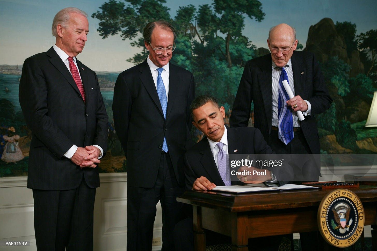 Obama Signs Executive Order To Create Fiscal Responsibility Commission Obama Signs Executive Order To Create Fiscal Responsibility Commission