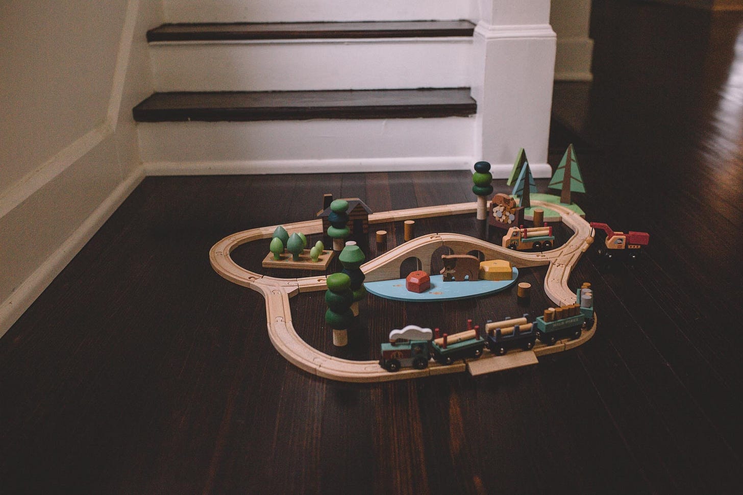 Make play inevitable: how nudges guide your child towards independent play Make play inevitable: how nudges guide your child towards independent play