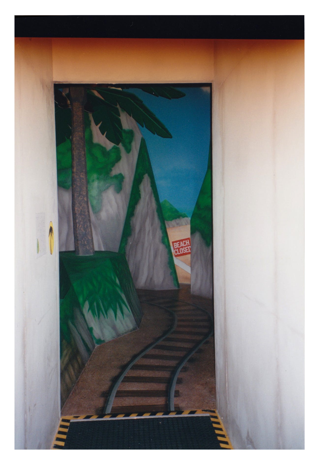 A path towards the Beach set