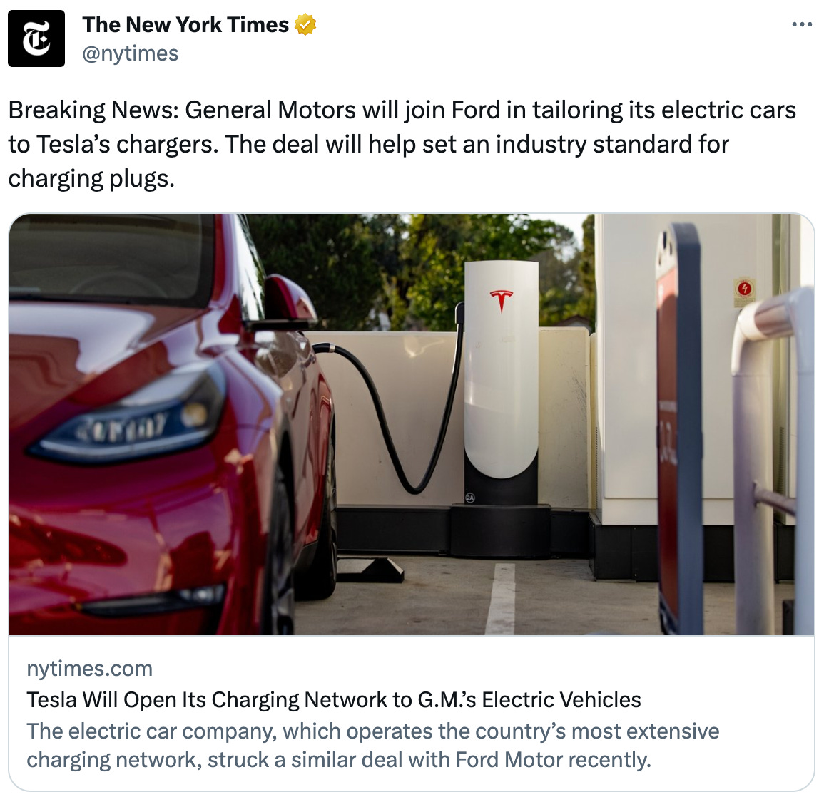  The New York Times @nytimes Breaking News: General Motors will join Ford in tailoring its electric cars to Tesla’s chargers. The deal will help set an industry standard for charging plugs. nytimes.com Tesla Will Open Its Charging Network to G.M.’s Electric Vehicles The electric car company, which operates the country’s most extensive charging network, struck a similar deal with Ford Motor recently.