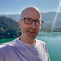 Simon Holmes's avatar
