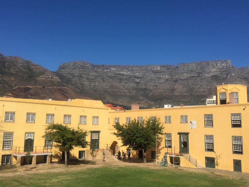 This image has an empty alt attribute; its file name is cogh_gal01-05.jpg