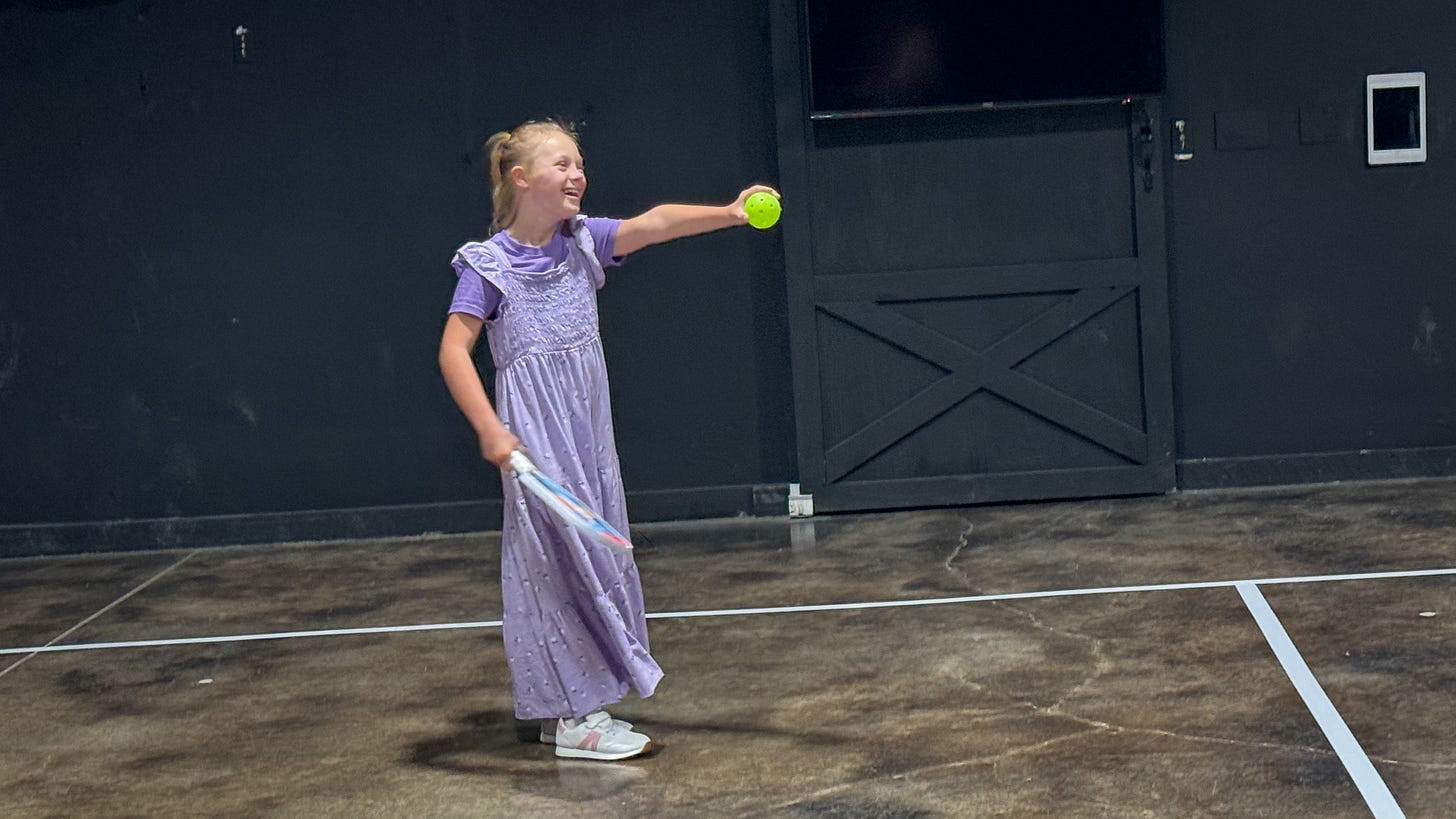 Indy serving.jpg Indy serving.jpg