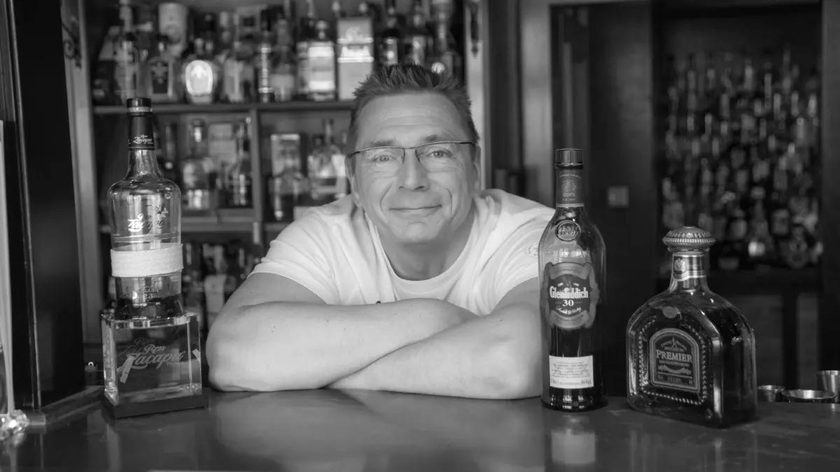 Paula Bechmann, den viele noch als Torsten "Bechi" Bechmann kennen, ist verstorben. Paula Bechmann, den viele noch als Torsten "Bechi" Bechmann kennen, ist verstorben.