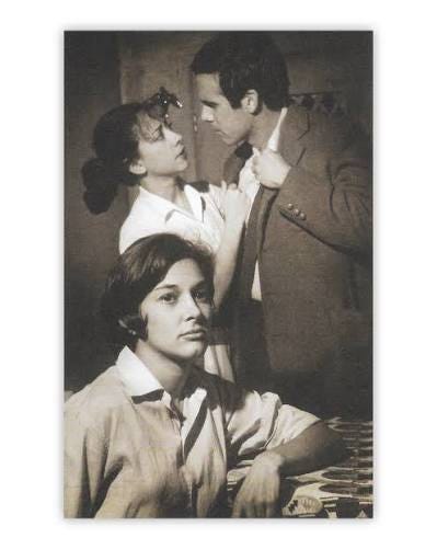 Beijo no asfalto', escrito em 1960, a pedido da atriz Fernanda Montenegro,  e estreada em julho de 1961, no Teatro Ginástico do Rio, consagra uma  convicção inabalável do dramaturgo, segundo a qual to