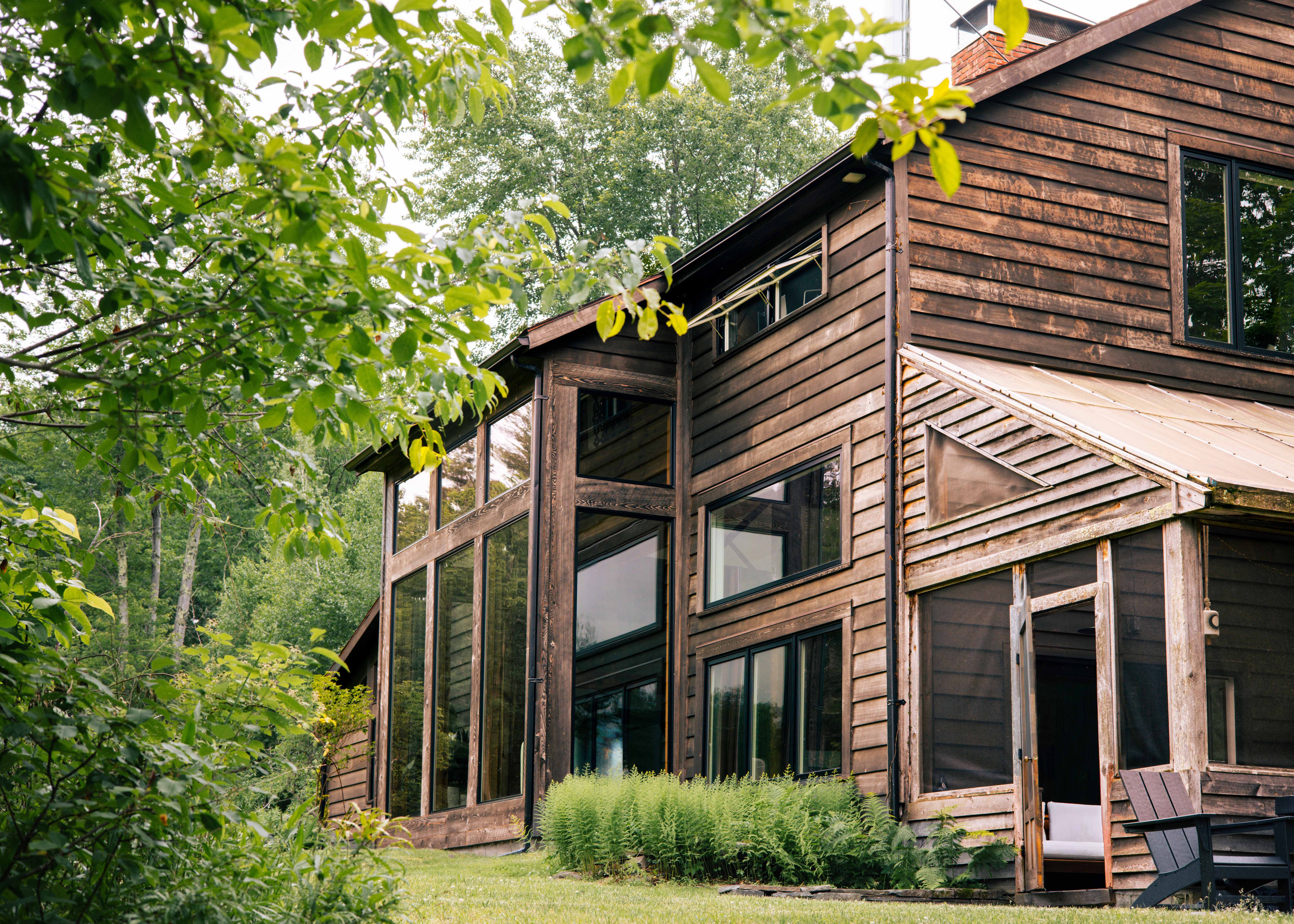 escapethecityclub.substack.com - Natural Wine, Vogue Features + Modern Real Estate